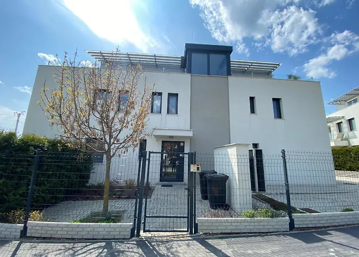 Vaszary Secret Nest *