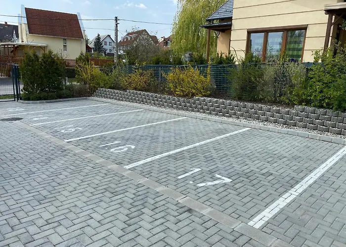 Vaszary Secret Nest *